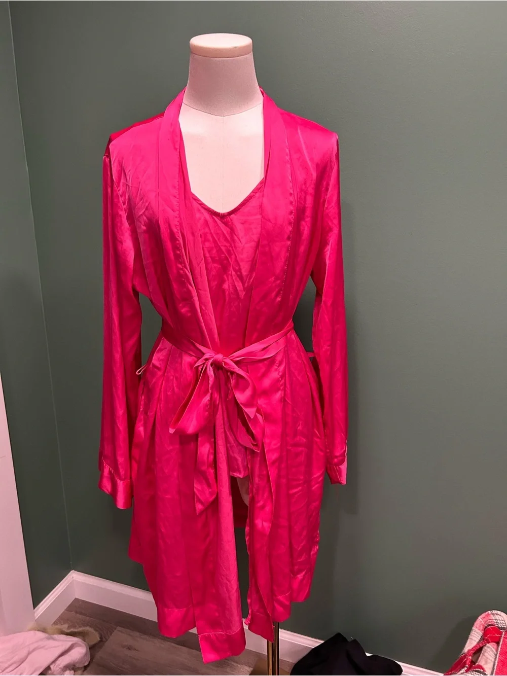 Hot Pink Silky Top, Shorts & Robe w Belt